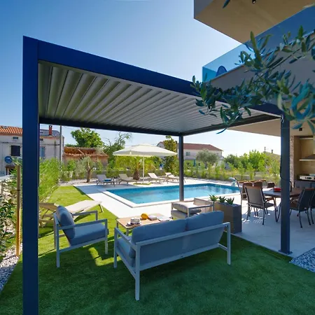 Villa Pieron&bavigo With Pool, Jacuzzi And Sauna - By Istrabook *
